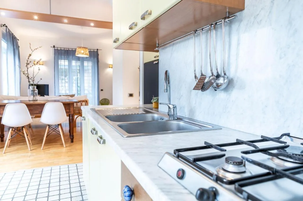 Apartment Appartamento La Vela San Bartolomeo Al Mare Italy